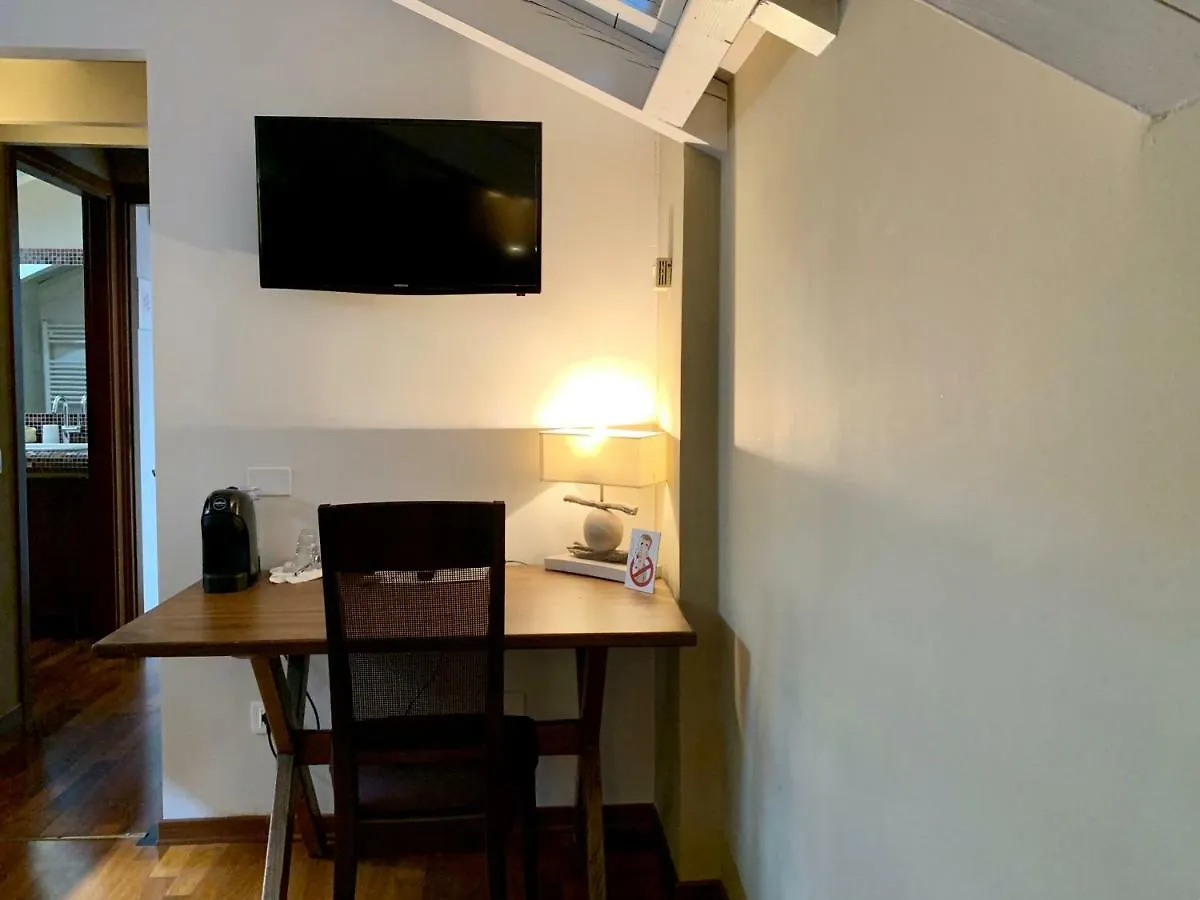 Porta Ronca - B&B, Suites & Apts 罗镇 住宿加早餐酒店